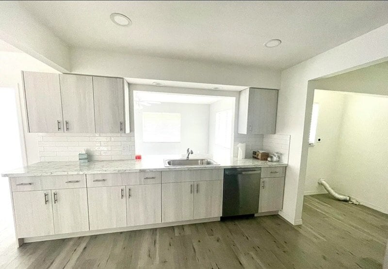 Building Photo - 2049 Gloria Cir