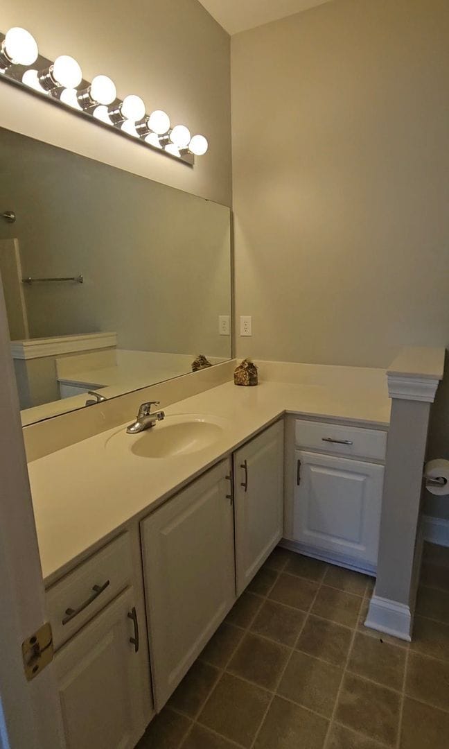Building Photo - Fountain Pointe 3 bed 2 bath