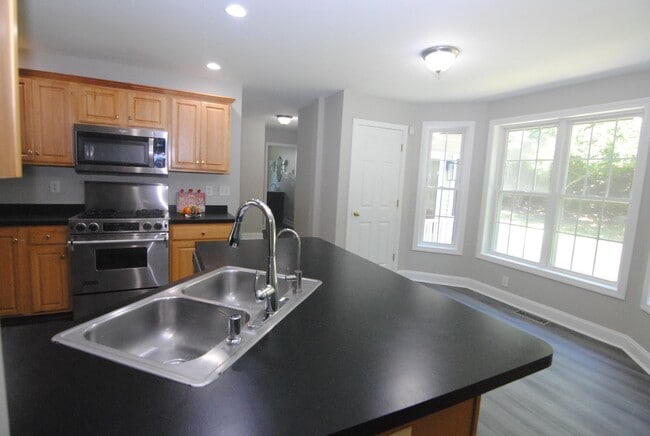 Building Photo - 46 Cherrywood Dr