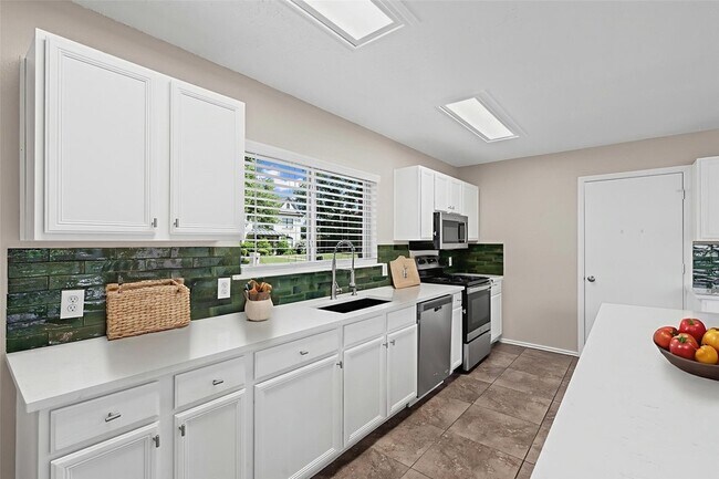 Building Photo - 6505 Tara Ln