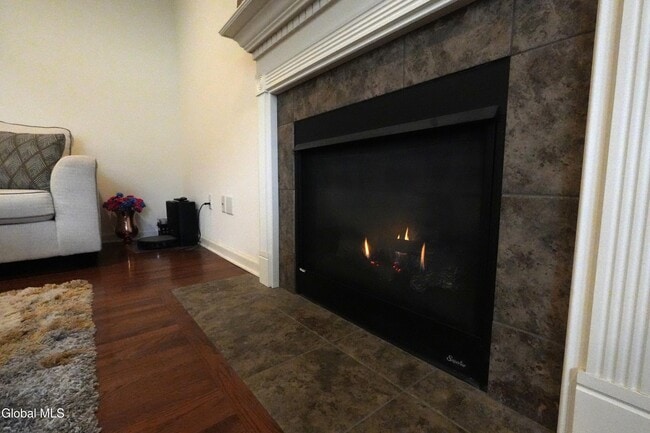 Building Photo - 1 Haywood Ln