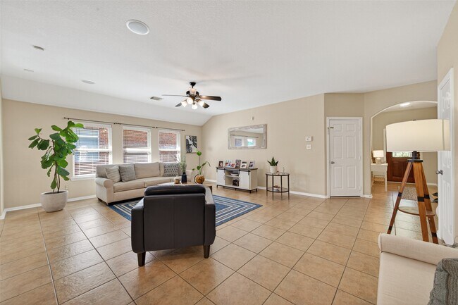 Building Photo - 66 W Lasting Spring Cir