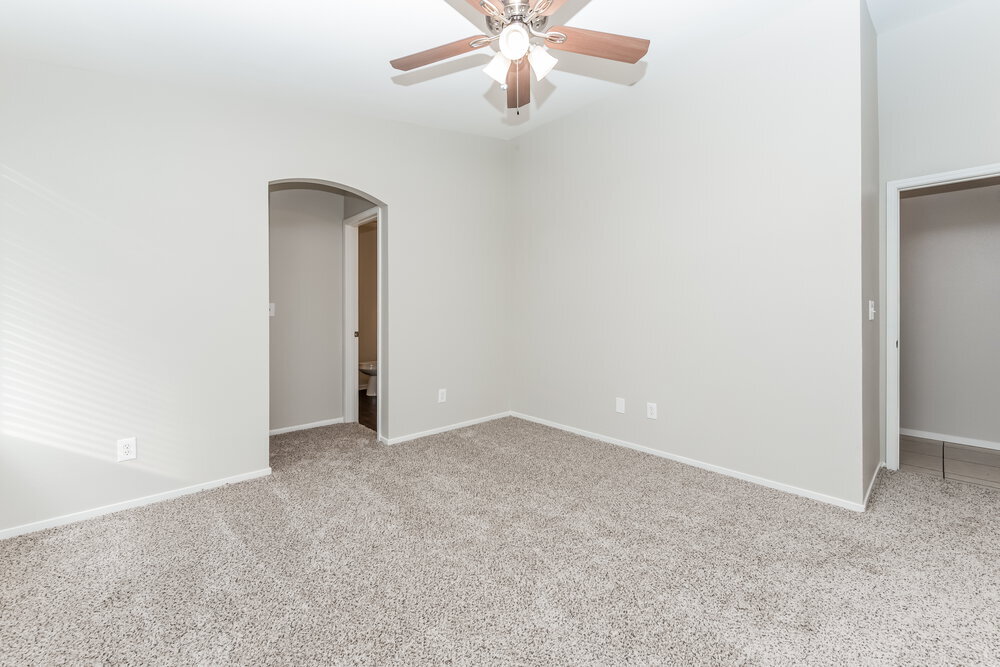 Building Photo - 3009 Honeysuckle Ave