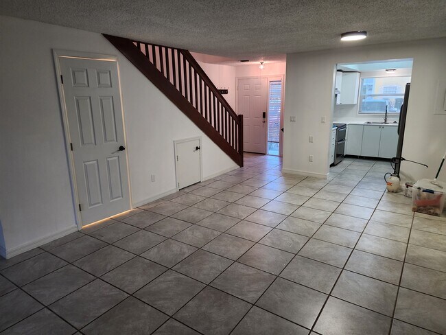 Building Photo - 3001 S Pines Dr