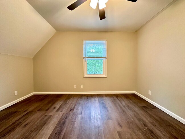 Building Photo - Stunning Single-Family Home with Plenty of...