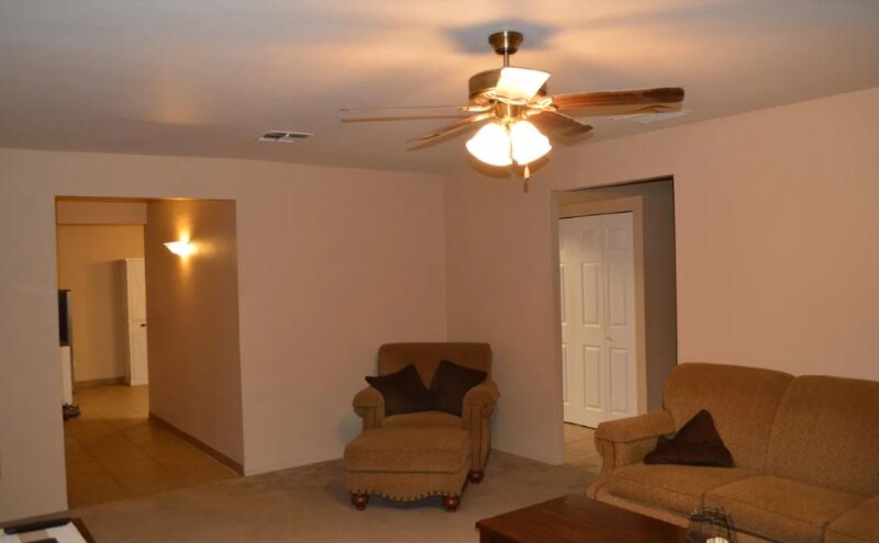 Building Photo - 14401 N 52nd Ln