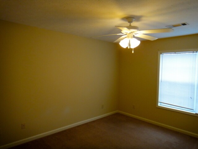 Building Photo - Longview Cottages - Available Soon!