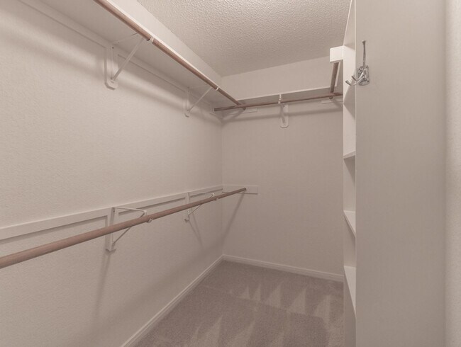 Building Photo - 2411 Raintree Path