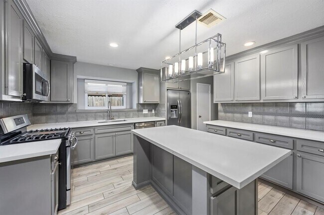 Building Photo - 835 Mayweather Ln