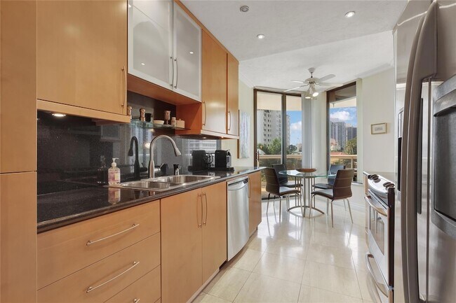 Building Photo - 20191 E Country Club Dr