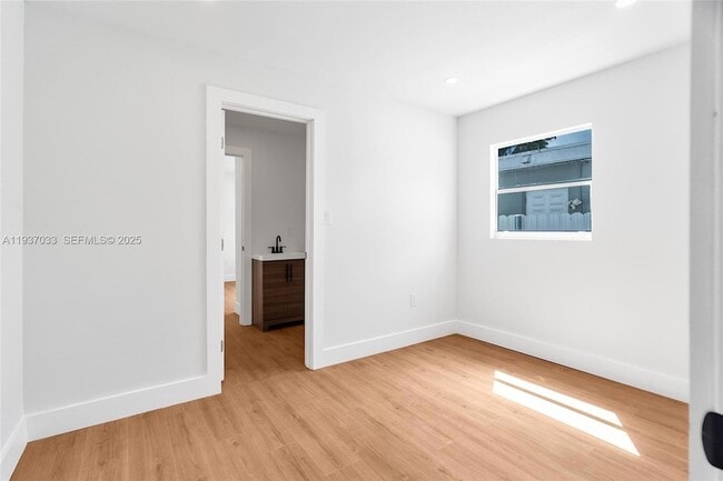 Building Photo - 1046 Jann Ave