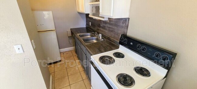 Building Photo - 1 Ellis Dr