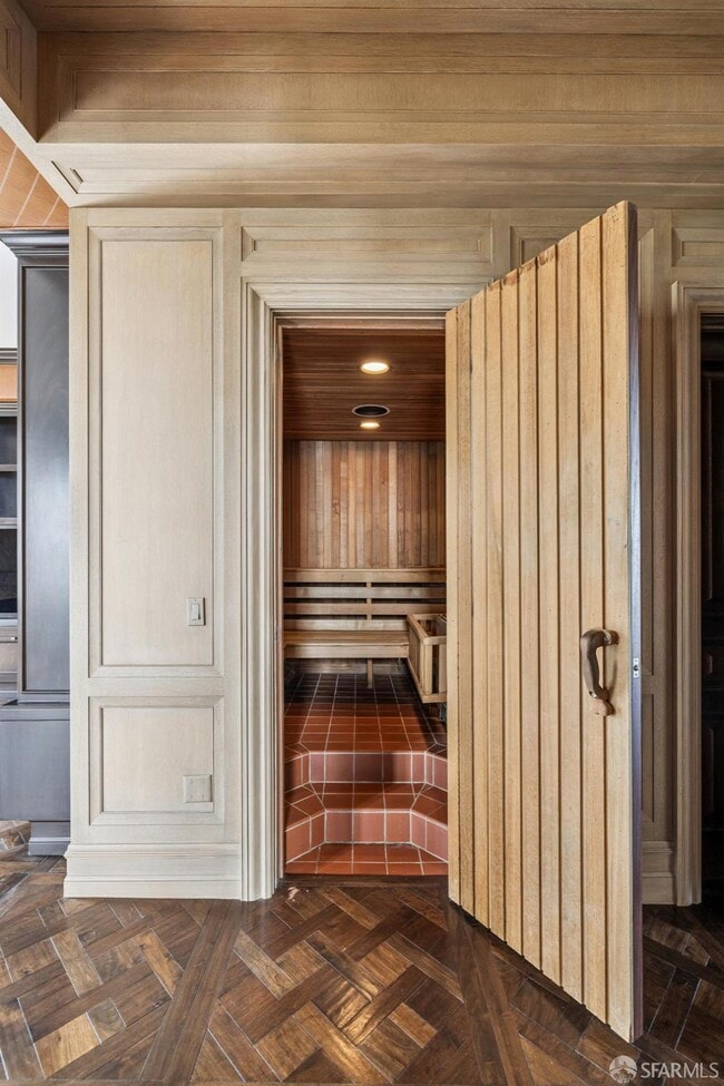 Building Photo - 2336 Broadway