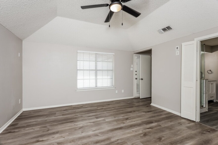 Building Photo - 608 Wisterglen Dr