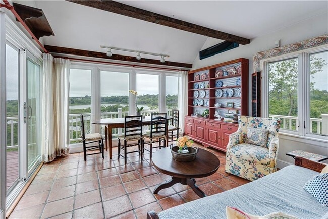 Building Photo - 25 Ocean Heights Rd