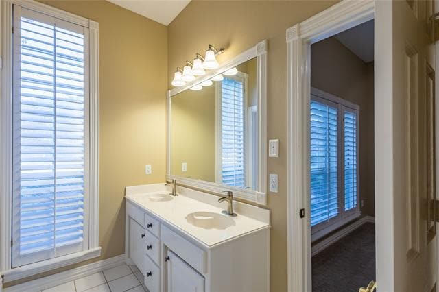Building Photo - 325 Highland Oaks Cir