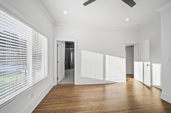 Building Photo - 546 N Santa Fe Ave