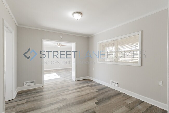 Building Photo - NOW OFFERING $250 OFF FIRST FULL MONTH IF ...