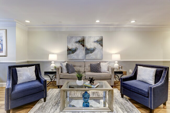 Living Space - 1430 Newton St NW