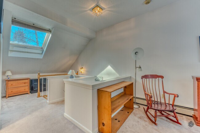 Building Photo - 102 Longfellow Dr