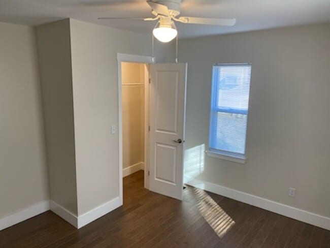 Building Photo - 2 Bedroom 1 bath