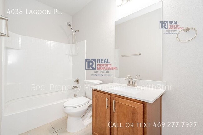 Building Photo - 4038 Lagoon Pl