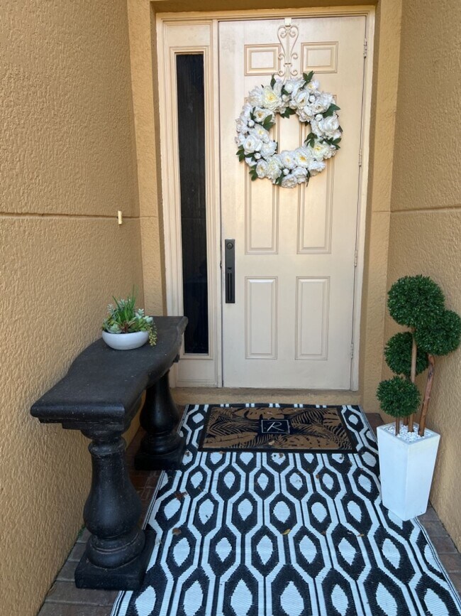 Building Photo - 12214 Country Day Cir