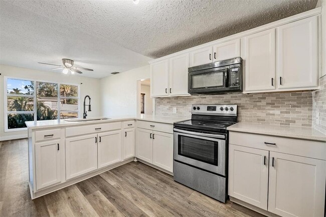 Building Photo - 2220 W Ohio Ave