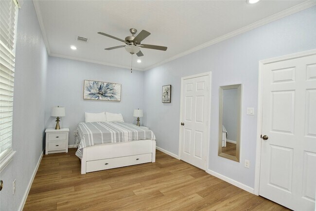 Building Photo - 3710 Yellowstone Blvd