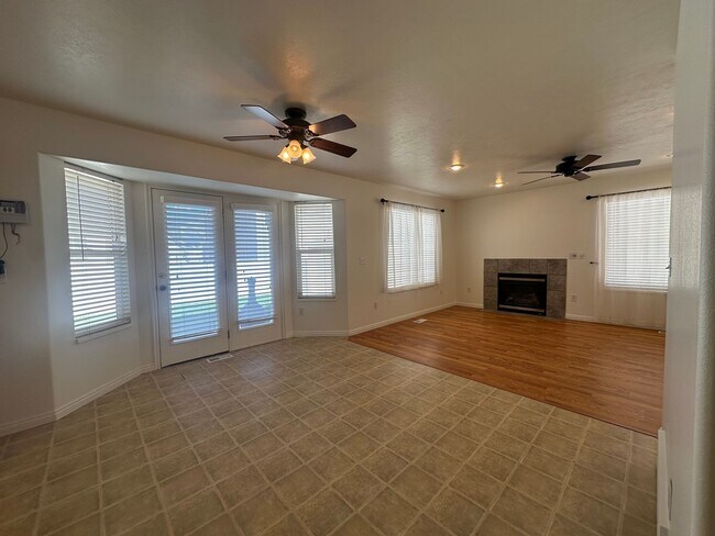 Building Photo - Freshly Painted, New Carpet Throughout - Home For Rent In Springville!!!