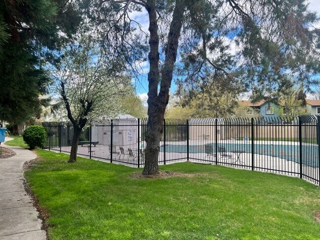 Building Photo - Updated Two Bedroom Sparks Condo in Gated Community