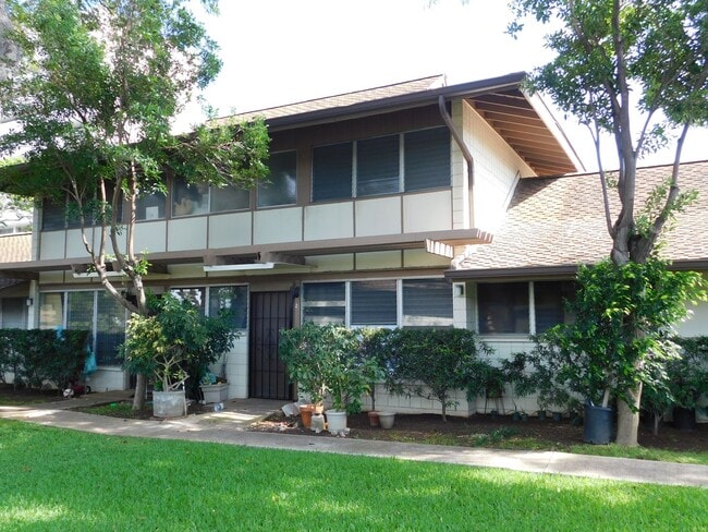 Building Photo - 2-bed 2-bath 1- parking Tropic Gardens Town House for rent!