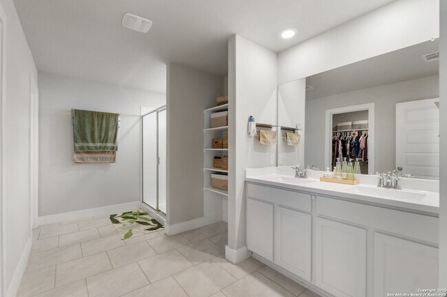 Building Photo - 21220 Cobbles Lp