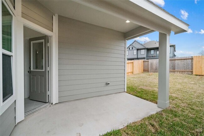 Building Photo - 623 Silver Pear Ct