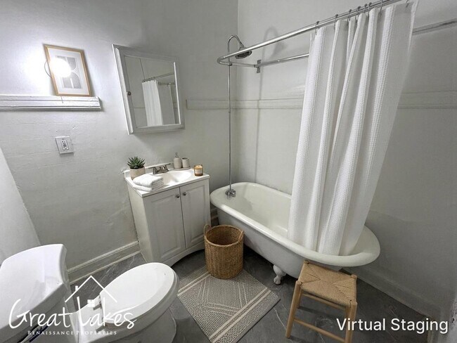 Building Photo - Cozy 2 Bedroom 1 Bathroom now available for rent!