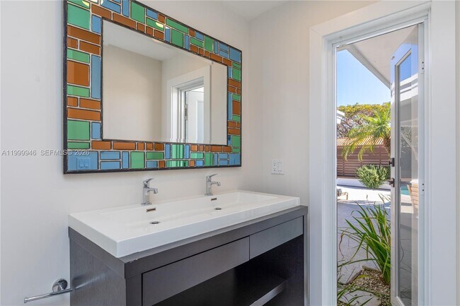 Building Photo - 13303 SW 58th Ave