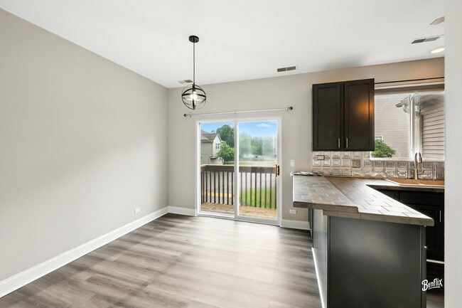 Building Photo - 751 Cherry Creek Dr