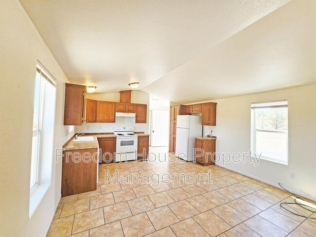 Building Photo - 1550 West Irons Street