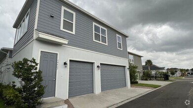 Building Photo - Like New 1/1 Garage Apartment with 1-Car G...