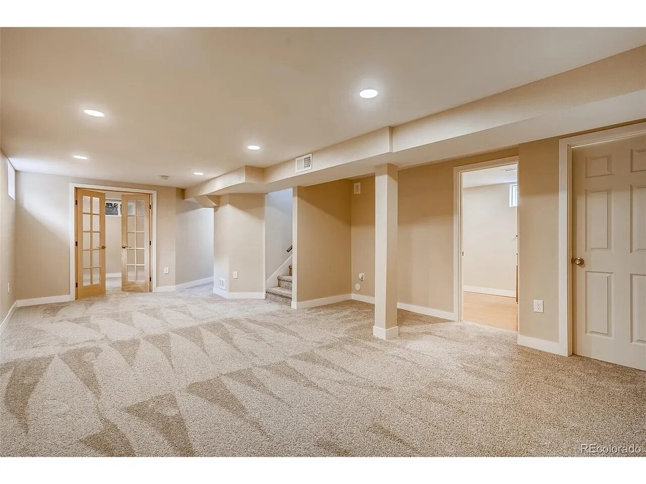 Building Photo - 8521 Crescent Dr