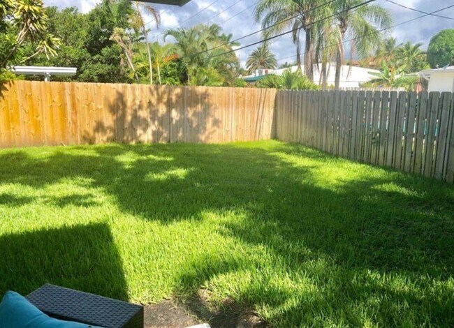 Building Photo - 2719 NE 28th St