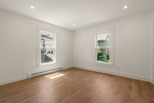 Building Photo - 31 Wardwell Ave