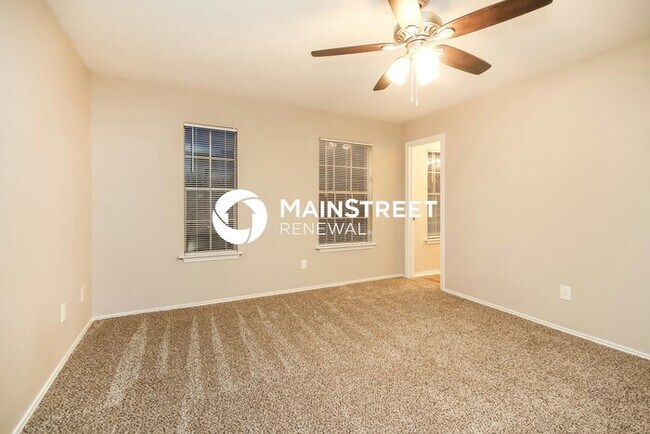Building Photo - 4 Bedroom Pet-Friendly Home in Houston, TX with Main Street Renewal