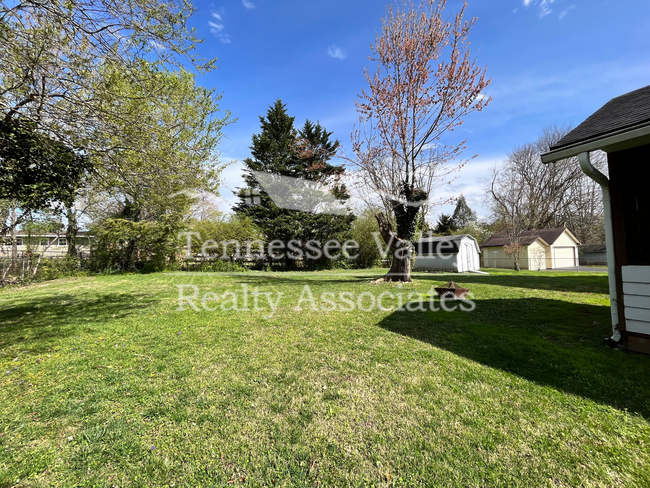 Building Photo - STUNNING 3 BED/2 BATH with Amazing Outdoor...