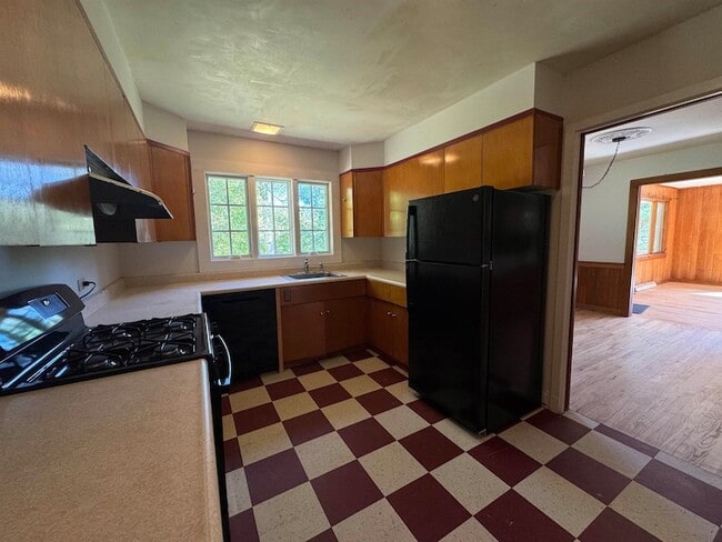 Building Photo - 473 Hapgood Pond Rd