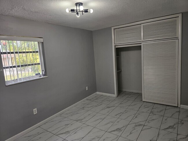 Building Photo - 9362 SW 168th St