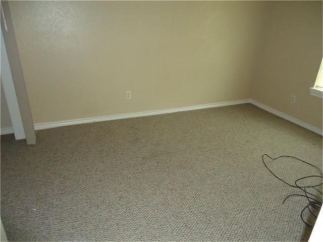 Building Photo - 5031 Pine Ave
