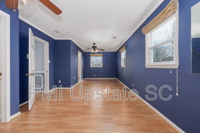 Building Photo - 103 Avondale Dr