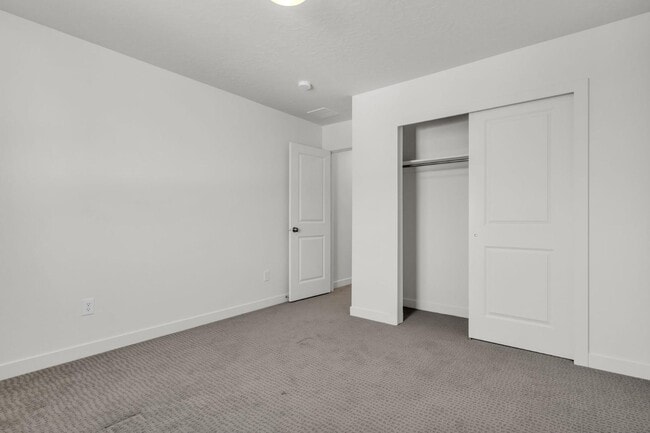 Building Photo - 2468 N Paintbrush Dr