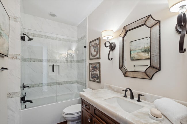 Building Photo - 2461 SE 10th St